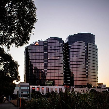 Melbourne Marriott Hotel Docklands Buitenkant foto The Marriott Melbourne Docklands