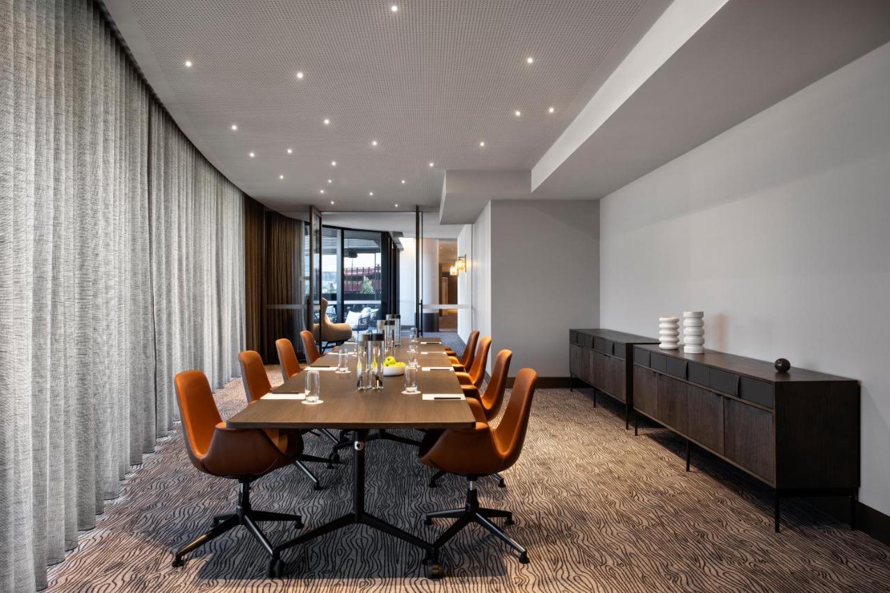 Melbourne Marriott Hotel Docklands Buitenkant foto Meeting room