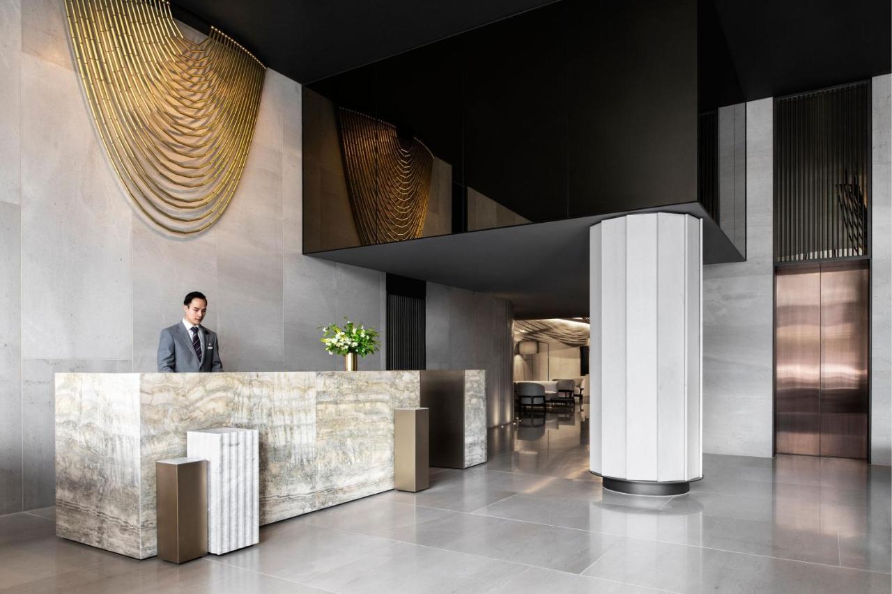 Melbourne Marriott Hotel Docklands Buitenkant foto The lobby of the hotel