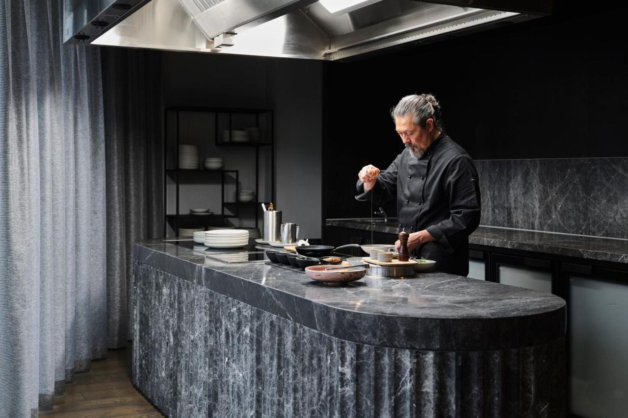 Melbourne Marriott Hotel Docklands Buitenkant foto Chef Nobu Matsuhisa