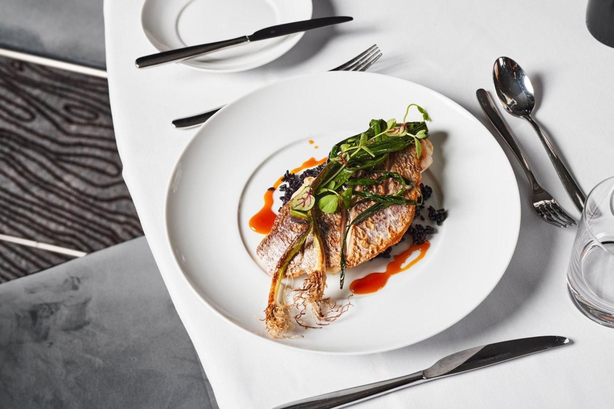 Melbourne Marriott Hotel Docklands Buitenkant foto A plate of food